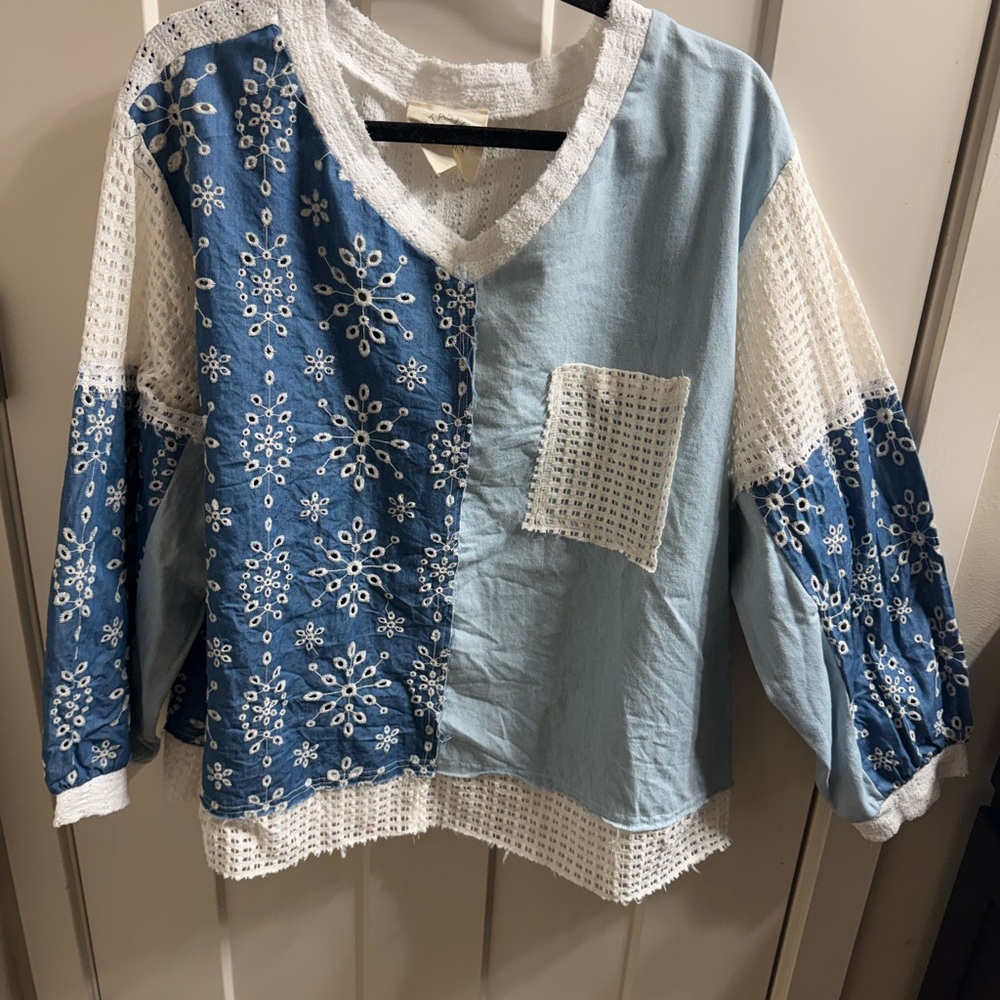 Fantastic Fawn Blue and White Embroidered Lace Top